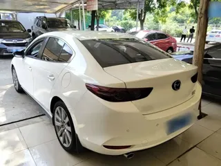 Mazda Mazda3 2022 купить из Китая, цена 1 740 000 ₽ — Suifenhe Auto
