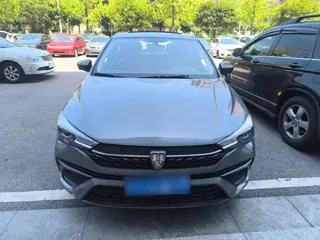 Roewe i5 2021 купить из Китая, цена 1 183 000 ₽ — Suifenhe Auto