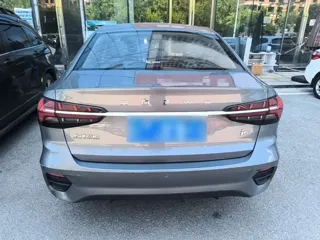 Roewe i5 2021 купить из Китая, цена 1 183 000 ₽ — Suifenhe Auto