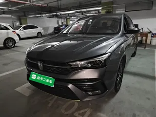 Roewe i5 2022 купить из Китая, цена 993 000 ₽ — Suifenhe Auto