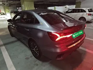 Roewe i5 2022 купить из Китая, цена 993 000 ₽ — Suifenhe Auto