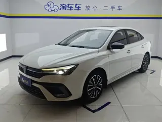 Roewe i5 2021 купить из Китая, цена 1 141 000 ₽ — Suifenhe Auto