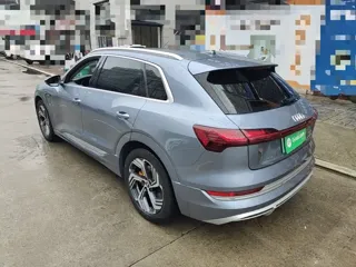Audi e-tron 2022 купить из Китая, цена 4 915 000 ₽ — Suifenhe Auto