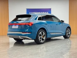 Audi e-tron 2022 купить из Китая, цена 5 263 000 ₽ — Suifenhe Auto