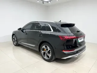 Audi e-tron 2022 купить из Китая, цена 5 208 000 ₽ — Suifenhe Auto