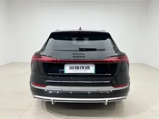 Audi e-tron 2022 купить из Китая, цена 5 208 000 ₽ — Suifenhe Auto