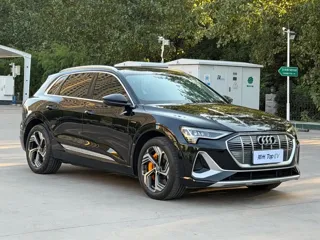 Audi e-tron 2022 купить из Китая, цена 5 578 000 ₽ — Suifenhe Auto