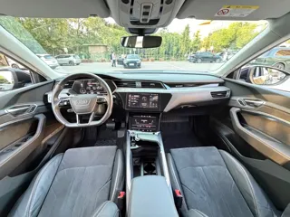 Audi e-tron 2022 купить из Китая, цена 5 578 000 ₽ — Suifenhe Auto