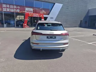 Audi e-tron 2025 купить из Китая, цена 6 018 000 ₽ — Suifenhe Auto