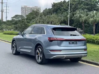 Audi e-tron 2022 купить из Китая, цена 5 175 000 ₽ — Suifenhe Auto