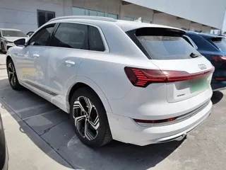 Audi e-tron 2023 купить из Китая, цена 5 436 000 ₽ — Suifenhe Auto