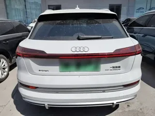 Audi e-tron 2023 купить из Китая, цена 5 436 000 ₽ — Suifenhe Auto