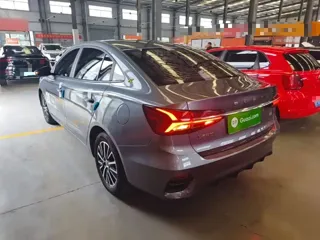 Roewe i5 2022 купить из Китая, цена 934 000 ₽ — Suifenhe Auto