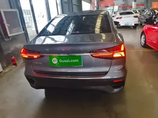 Roewe i5 2022 купить из Китая, цена 934 000 ₽ — Suifenhe Auto