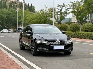 Skoda Superb 2023 купить из Китая, цена 2 263 000 ₽ — Suifenhe Auto