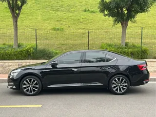 Skoda Superb 2023 купить из Китая, цена 2 263 000 ₽ — Suifenhe Auto
