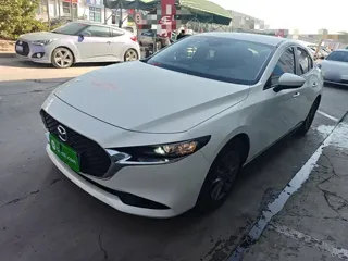 Mazda Mazda3 2022 купить из Китая, цена 1 650 000 ₽ — Suifenhe Auto
