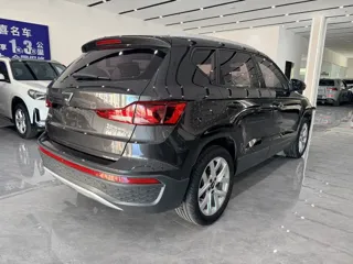 Volkswagen Jetta 2023 купить из Китая, цена 1 545 000 ₽ — Suifenhe Auto
