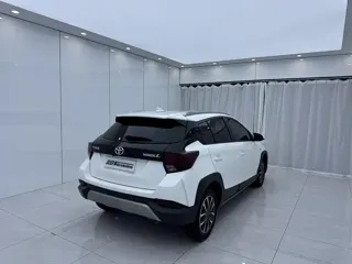 Toyota Yaris 2022 купить из Китая, цена 1 482 000 ₽ — Suifenhe Auto