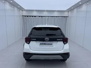 Toyota Yaris 2022 купить из Китая, цена 1 482 000 ₽ — Suifenhe Auto