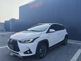 Toyota Yaris 2023 купить из Китая, цена 1 435 000 ₽ — Suifenhe Auto