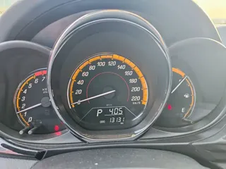 Toyota Yaris 2023 купить из Китая, цена 1 435 000 ₽ — Suifenhe Auto