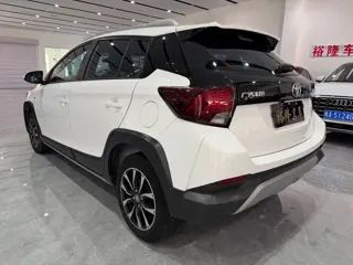 Toyota Yaris 2022 купить из Китая, цена 1 350 000 ₽ — Suifenhe Auto