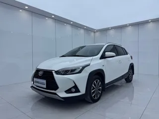 Toyota Yaris 2023 купить из Китая, цена 1 535 000 ₽ — Suifenhe Auto
