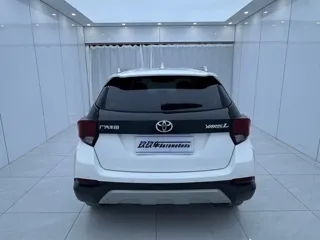 Toyota Yaris 2023 купить из Китая, цена 1 535 000 ₽ — Suifenhe Auto