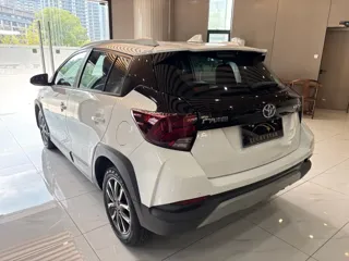 Toyota Yaris 2023 купить из Китая, цена 1 403 000 ₽ — Suifenhe Auto