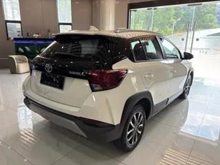 Toyota Yaris 2023 купить из Китая, цена 1 403 000 ₽ — Suifenhe Auto