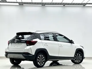 Toyota Yaris 2022 купить из Китая, цена 1 419 000 ₽ — Suifenhe Auto