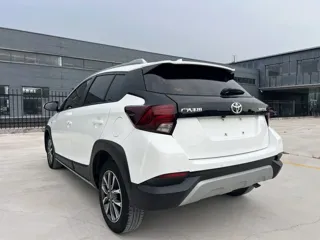 Toyota Yaris 2022 купить из Китая, цена 1 445 000 ₽ — Suifenhe Auto