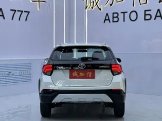Toyota Yaris 2023 купить из Китая, цена 1 535 000 ₽ — Suifenhe Auto