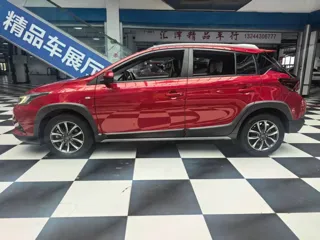 Toyota Yaris 2022 купить из Китая, цена 1 377 000 ₽ — Suifenhe Auto