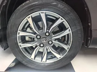 Toyota Yaris 2022 купить из Китая, цена 1 377 000 ₽ — Suifenhe Auto
