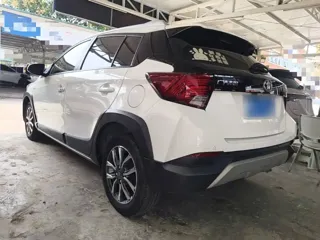 Toyota Yaris 2022 купить из Китая, цена 1 224 000 ₽ — Suifenhe Auto