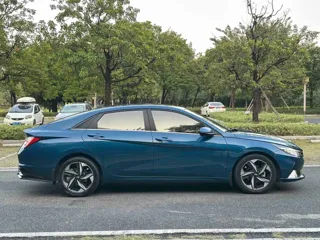 Hyundai Elantra 2023 купить из Китая, цена 1 337 000 ₽ — Suifenhe Auto