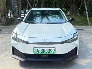 Toyota bZ3 2023 купить из Китая, цена 3 244 000 ₽ — Suifenhe Auto