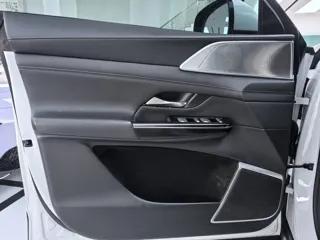 Xpeng G9 2023 купить из Китая, цена 5 208 000 ₽ — Suifenhe Auto