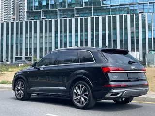 Audi Q7 2024 купить из Китая, цена 10 088 000 ₽ — Suifenhe Auto