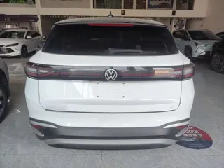 Volkswagen ID.4 X 2023 купить из Китая, цена 1 964 000 ₽ — Suifenhe Auto