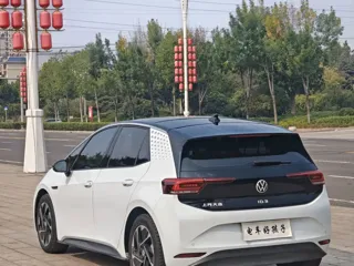 Volkswagen ID.3 2023 купить из Китая, цена 1 803 000 ₽ — Suifenhe Auto
