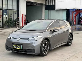 Volkswagen ID.3 2023 купить из Китая, цена 1 852 000 ₽ — Suifenhe Auto