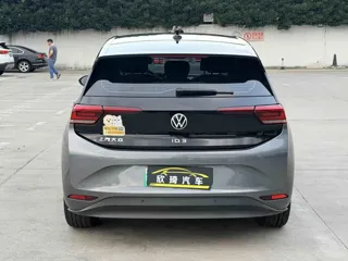 Volkswagen ID.3 2023 купить из Китая, цена 1 852 000 ₽ — Suifenhe Auto
