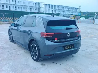 Volkswagen ID.3 2023 купить из Китая, цена 1 626 000 ₽ — Suifenhe Auto