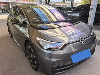 Volkswagen ID.3 2023 купить из Китая, цена 1 852 000 ₽ — Suifenhe Auto