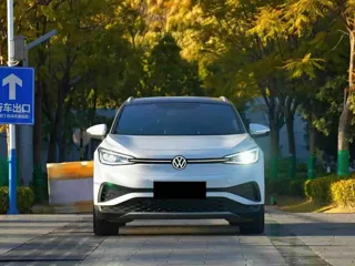 Volkswagen ID.4 X 2023 купить из Китая, цена 3 687 000 ₽ — Suifenhe Auto