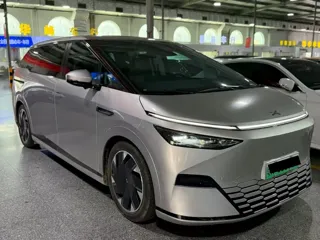 Xpeng X9 2024 купить из Китая, цена 7 690 000 ₽ — Suifenhe Auto
