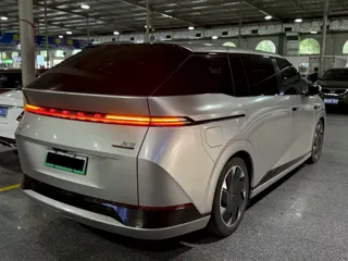 Xpeng X9 2024 купить из Китая, цена 7 690 000 ₽ — Suifenhe Auto